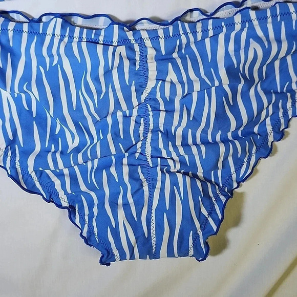 BCBG Paris Blue Ruffle Underwire Bikini Swimsuit Small Medium - Picture 5 of 10